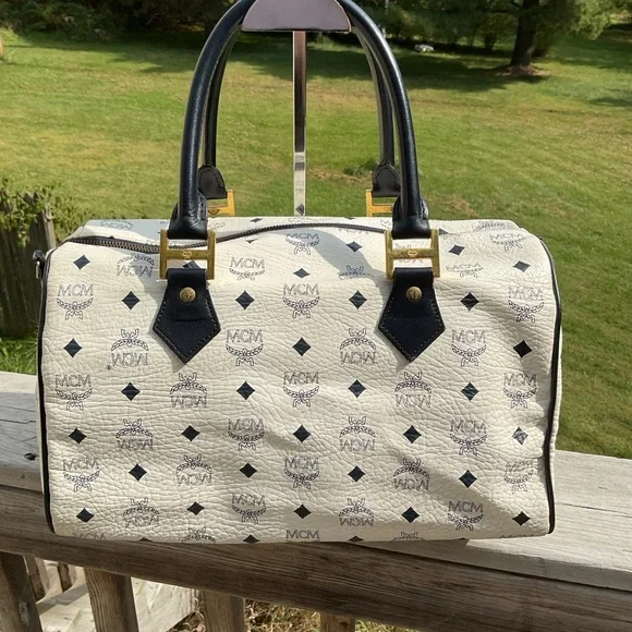 MCM Authentic Vintage Monogram Boston Bag – EUC 👜 - Picture 6 of 13